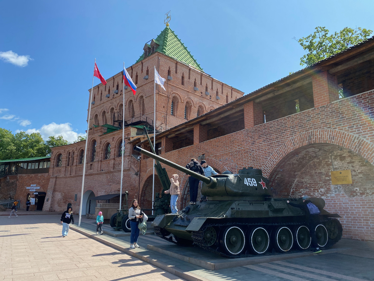 Нижегородский кремль: что посмотреть, храмы и танки